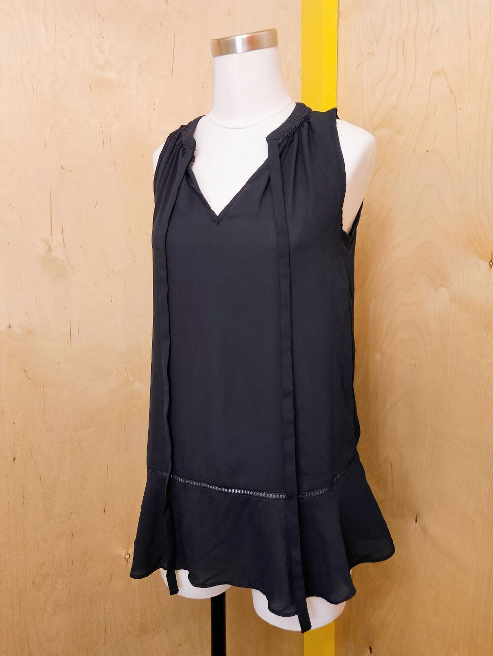 Mossimo Black Sleeveless Flowy Tunic Top